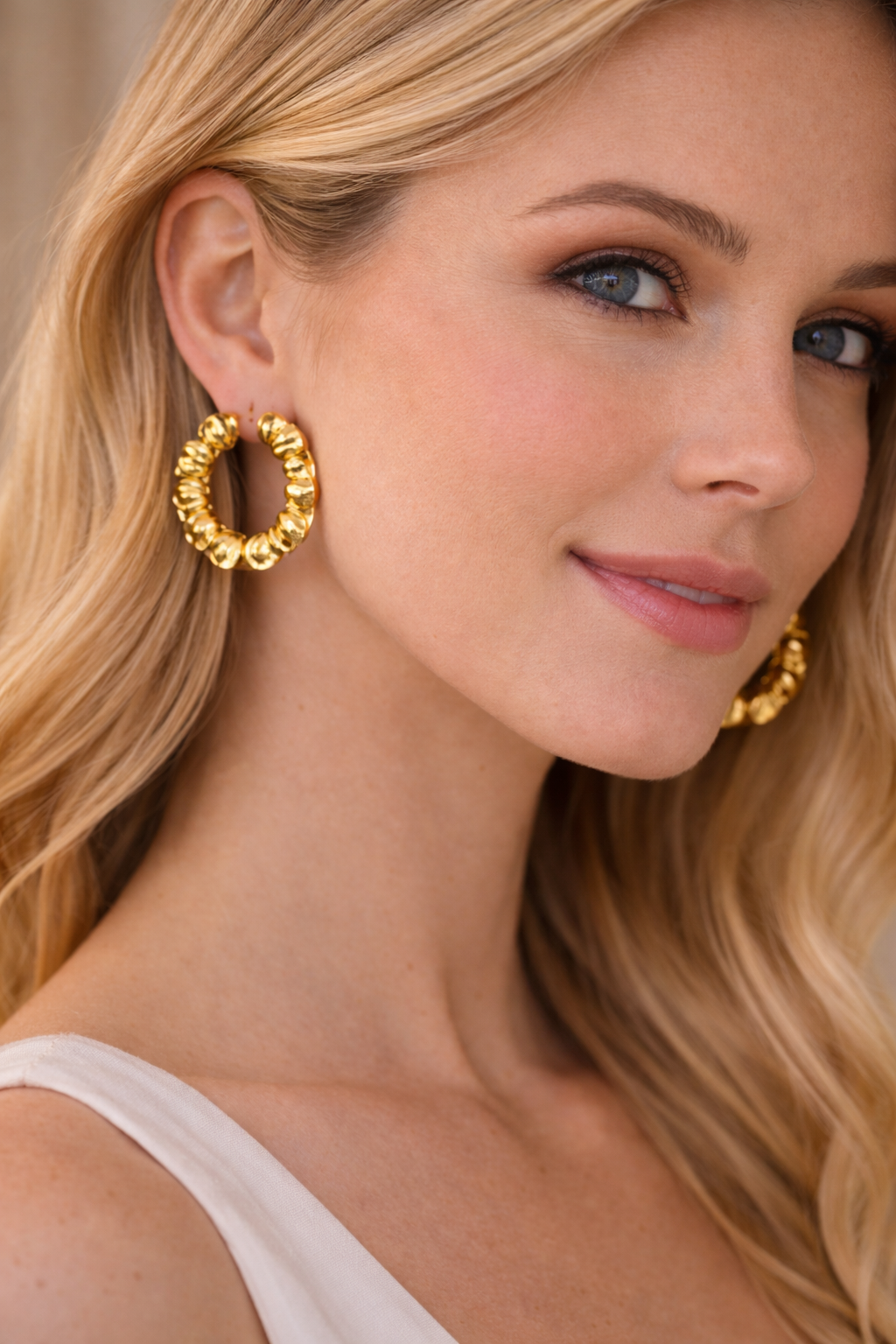 Buytitude Timeless Shell Essence Stud Earrings