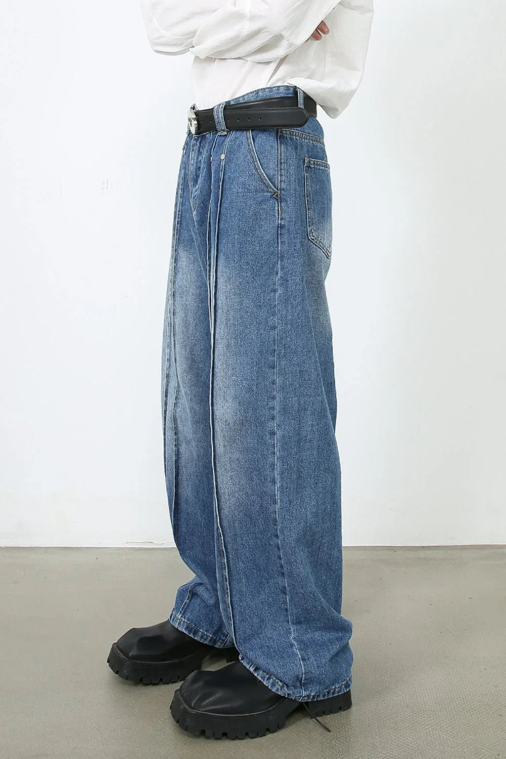 a52b25ba-1005-4831-b033-61e1335d0462-Max